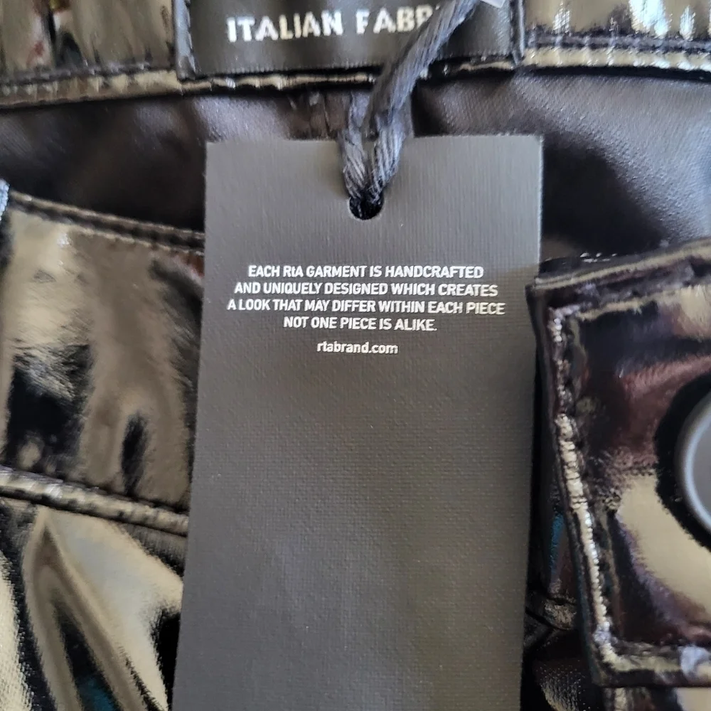 RtA ​Toure Coated Vinyl Finish Bombette Black Shorts NWT Size 30
